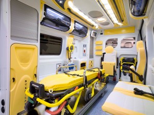 Ambulanza_Italiana_2010_vano_sanitario